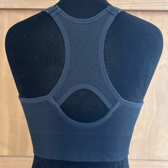 Makers Market Black Zip-Front Sports Bra - Picture 2 of 3